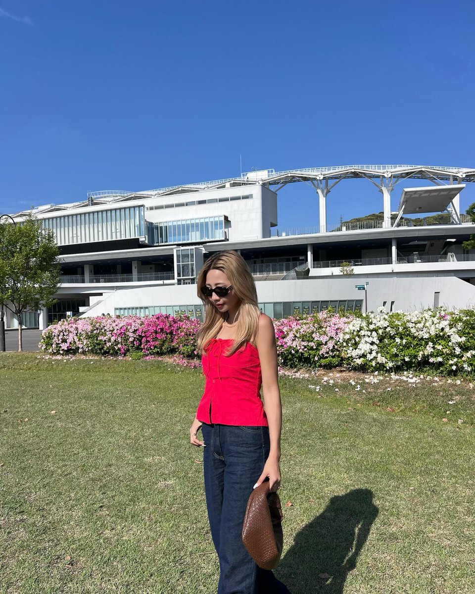 SHEIN_Japan's tweet photo. 今日のOOTDは、赤いシャツとデニムパンツのリラックススタイル🌱 🌺 IG：_haruka030_
🔎 40370979
50845568

SHEINで "MISSGUIDED" と検索して
お気に入りを見つけてね🔍

#SHEIN #SHEINjapan #SHEINforALL #SHEIN購入品 #SHEINtrends #MISSGUIDED #MISSGUIDEDコーデ https://t.co/nFac3AhVcl