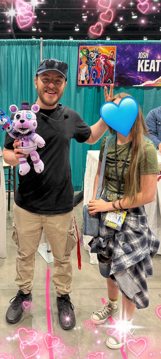 CloudiiDaiiz's tweet photo. I got to meet Kellen Goff today!! I canโt put into words how thankful I am for how extremely cool he was! โจ๐
(ignore my pose I was bashful LOL)
#kellengoff #galaxycon https://t.co/esDECazQ04