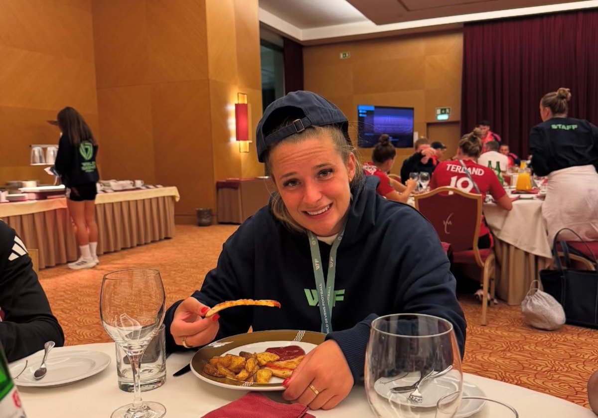 Worlds Seven was one of the most fun experiences I’ve had as a player! Clearly everyone also liked to capture me eating or getting food — think I deserve the carbs. 😤