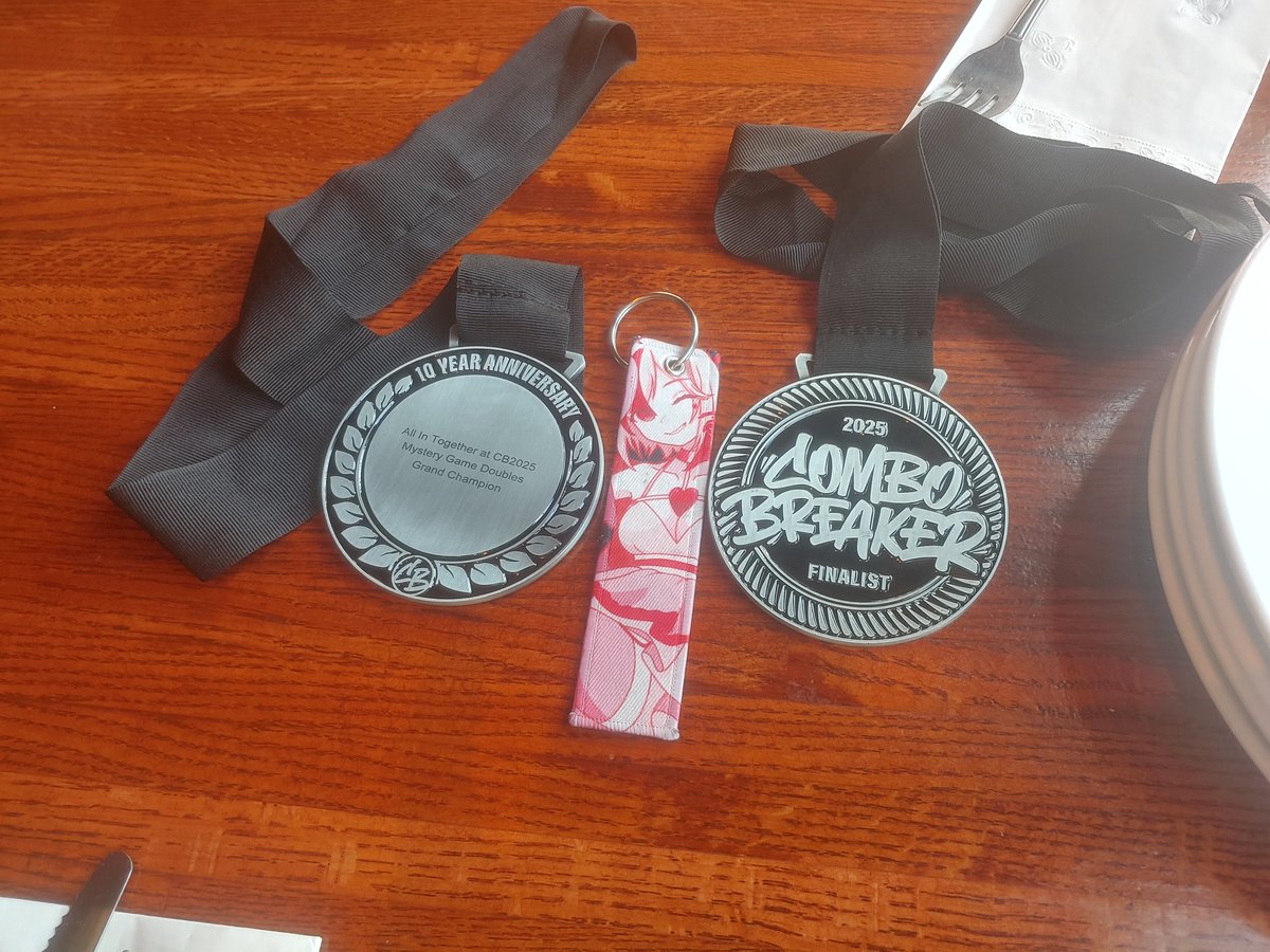 Reposting since I taged the wrong person lol <a href="/ultraconmen/">ultra</a> @aimee_exe_ we won tho