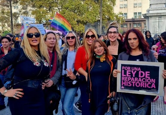 Plaza de Mayo. La patria trava sigue exigiendo la Ley de reparación histórica. 
<a href="/furiatrava/">Fʅσɾҽɳƈια Gυιɱαɾαҽʂ Gαɾƈíα 🏳️‍⚧️</a> 🏳️‍⚧️🇦🇷✌️