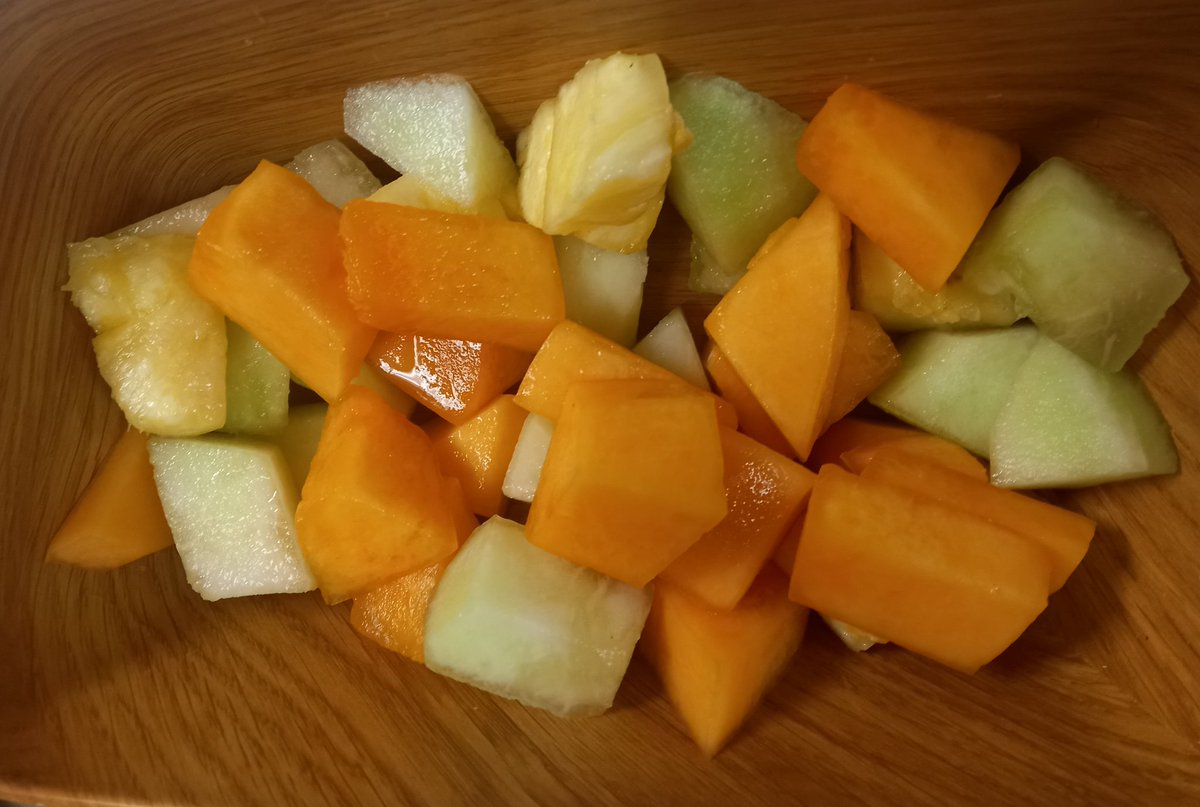 A healthy option for my chef prepared meal this morning. Freshly cut pineapple, honey dew melon and rockmelon. Yummy!🍍🍍🍈🍈