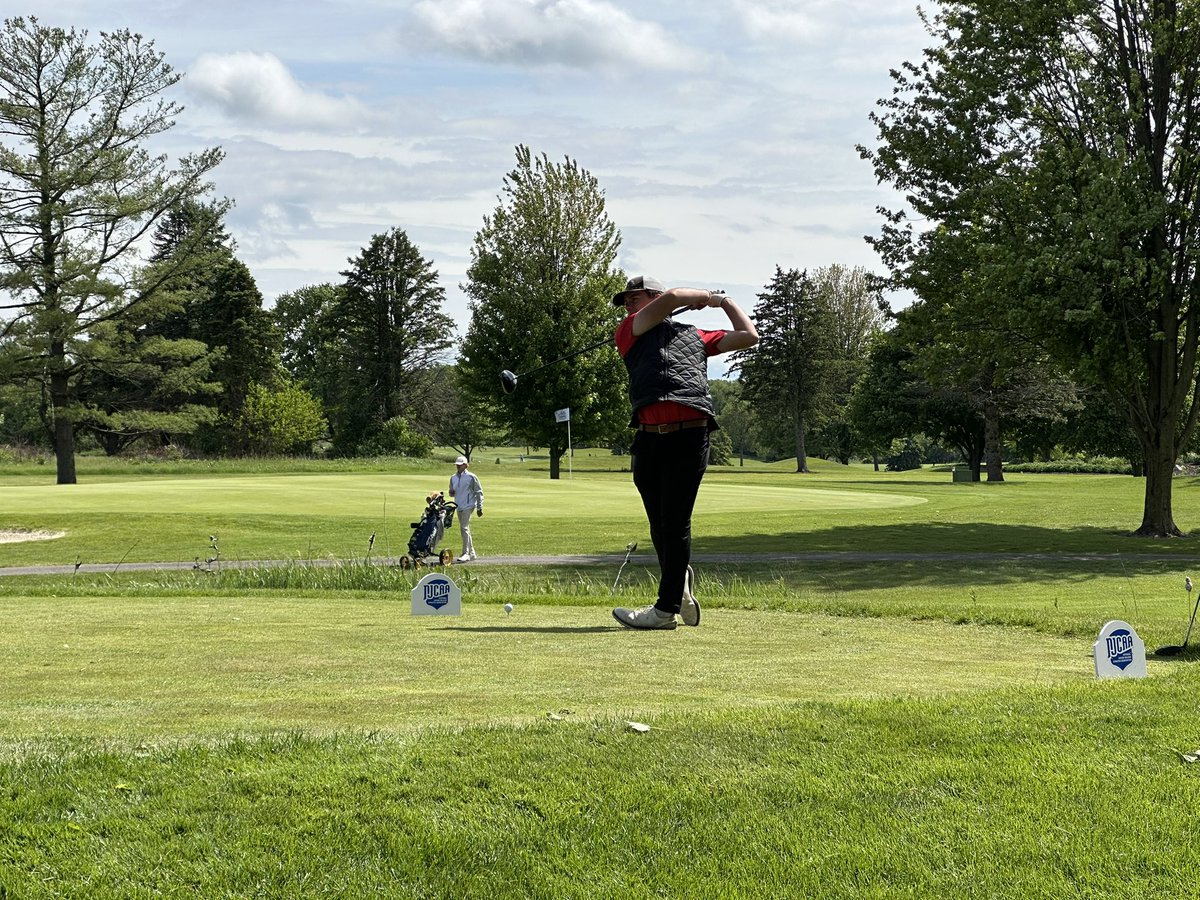 DpiniPini's tweet photo. Strong first year for Colin!  We are very proud of his growth in the game and look forward to next season.  Finished T15 at Nationals and Second Team All-American!! Thank you @coachhuff34 and Coach Mike Mapes for all your time spent with these men!! @MAC_Cards https://t.co/bCoDqPJM7Z