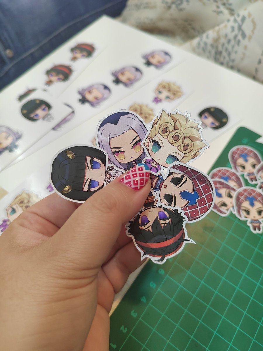 Saw CODA live! 💖💖😭 I'm so happy!! Got a signature and could gift him some stickers I did of Bucciarati gang! 💖💖💖