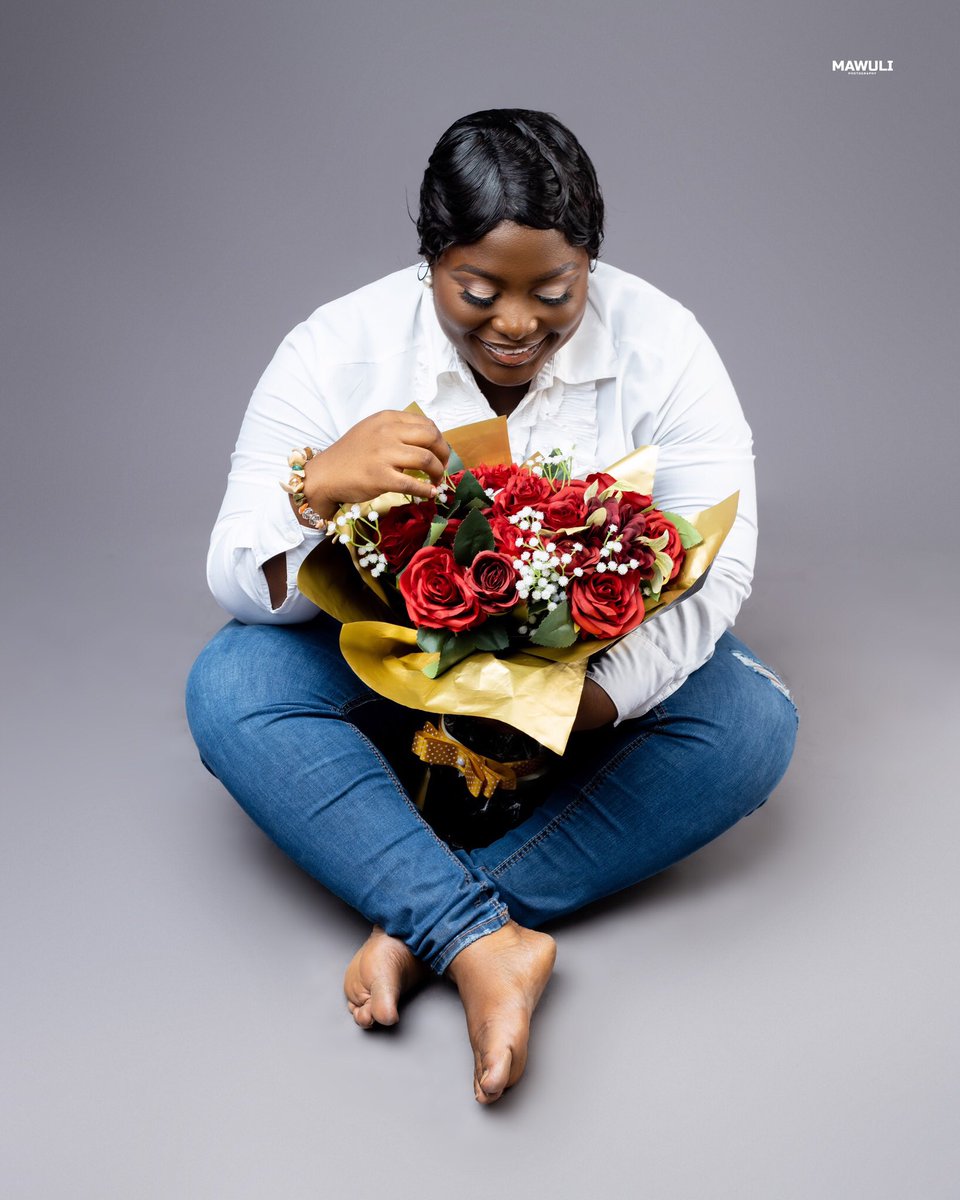 Esi Hooper tweet media