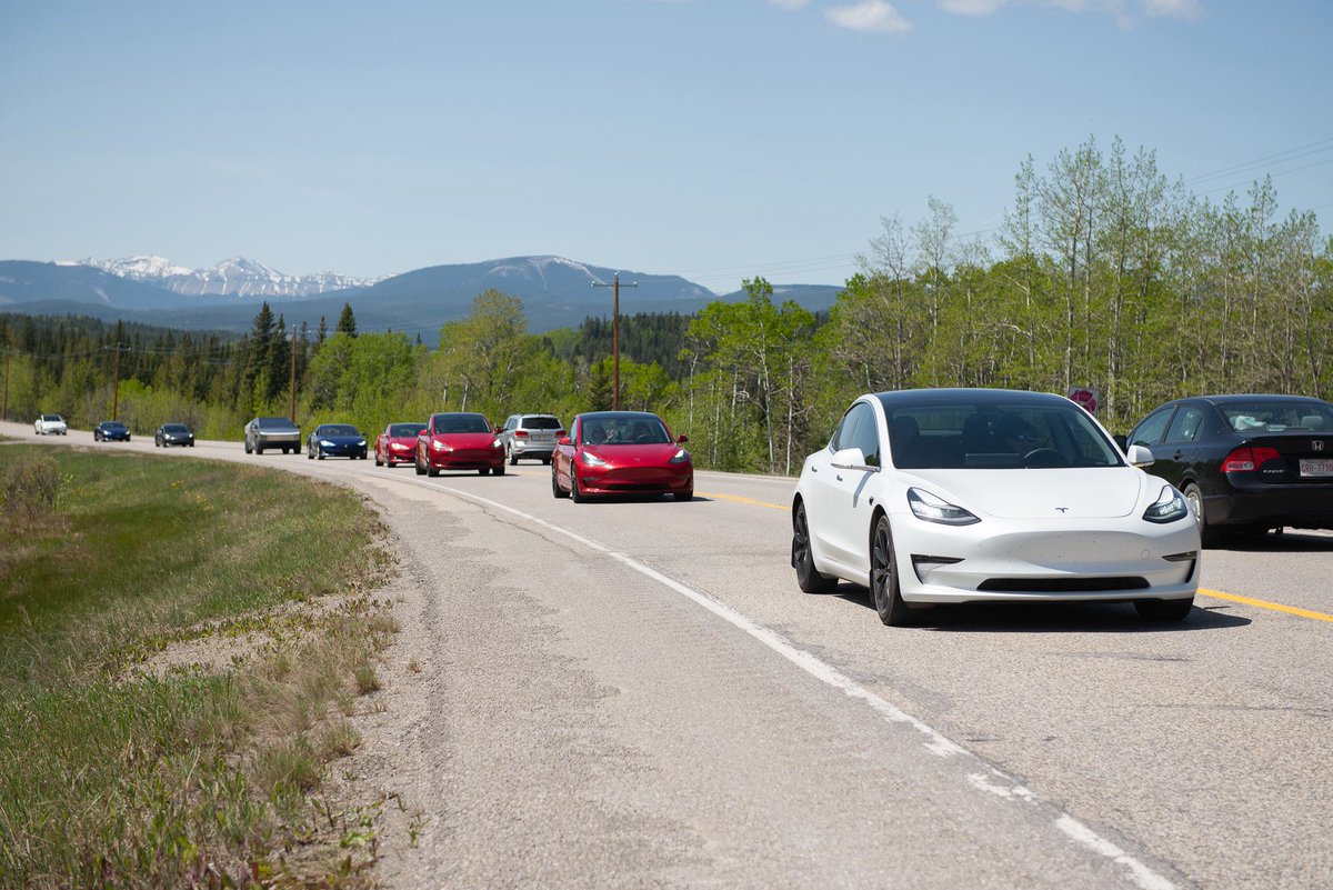TOCAlberta's tweet image. More photos from our 2025 Spring Opener Cruise 🚗 🚗 🚗 

20 vehicles, including 3x CT, 1x Juniper