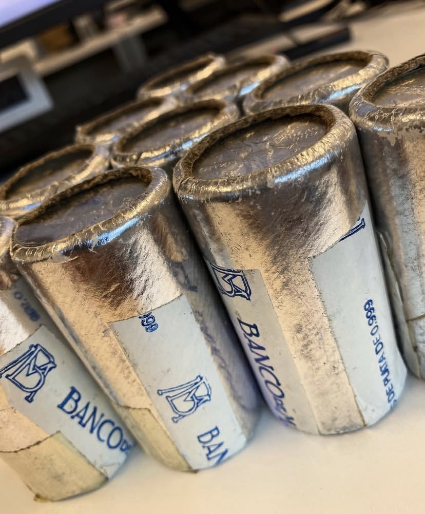 Tube of libertad silver coin
$760 per tube 
Good deal 
Buy it now 
Zelle
Cashapp 
PayPal 
Apple Pay 
Venmo 
Crypto (10 %discount )accepted as payment options 
 #coin #coins  #coincollecting #silver  #coincollection #coincollector #silvercoinage #silvercoinring