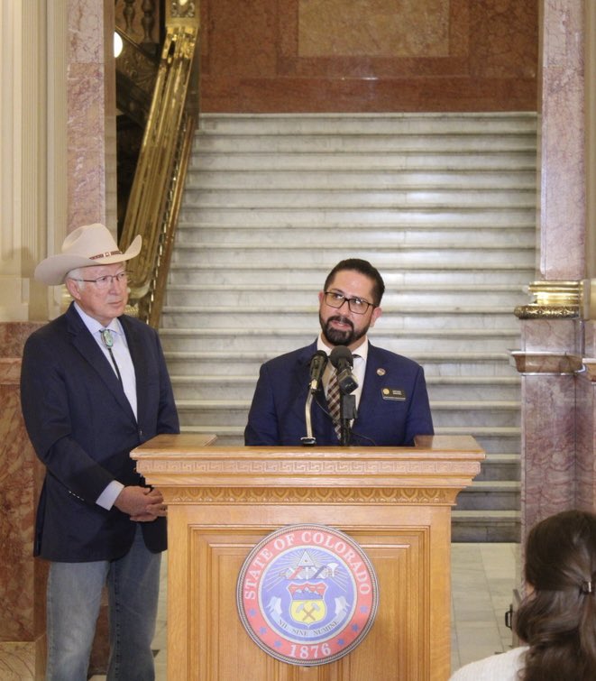 Let’s make some laws!

The Gov will be in the Valley on Tues to sign the following bills into law:

HB-1023 The Fence Bill will be signed at Town Park in San Luis @ 12:50pm.

HB-1288 Support for FQHCs will be signed at AFMC @ 2:40pm.

#teammartinez #letsmakealaw #AndAnother1