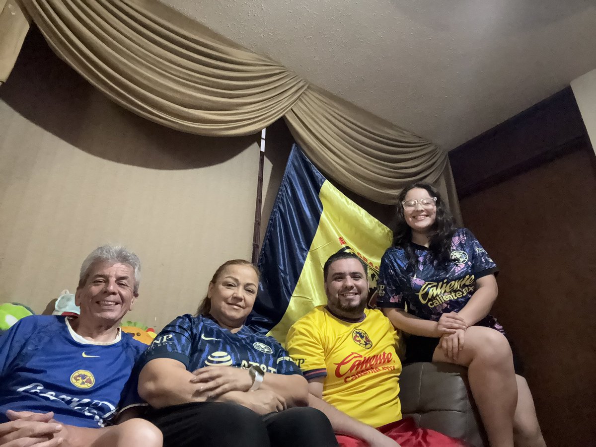 luissauceda82's tweet photo. #LaSeñalDelCampeon
#FinalLigaMx
Vamos x la 17!  Por @TUDNMEX https://t.co/h0ZdA9sNMK