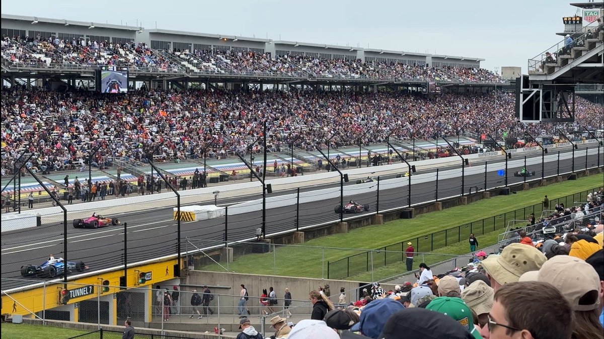 VideoHession's tweet image. What an absolutely wild and entertaining 109th running of the Indianapolis 500!
Great to catch up with @AllenBestwick even though he only had to handle commentary for 350,000 people at @IMS! #Indy500