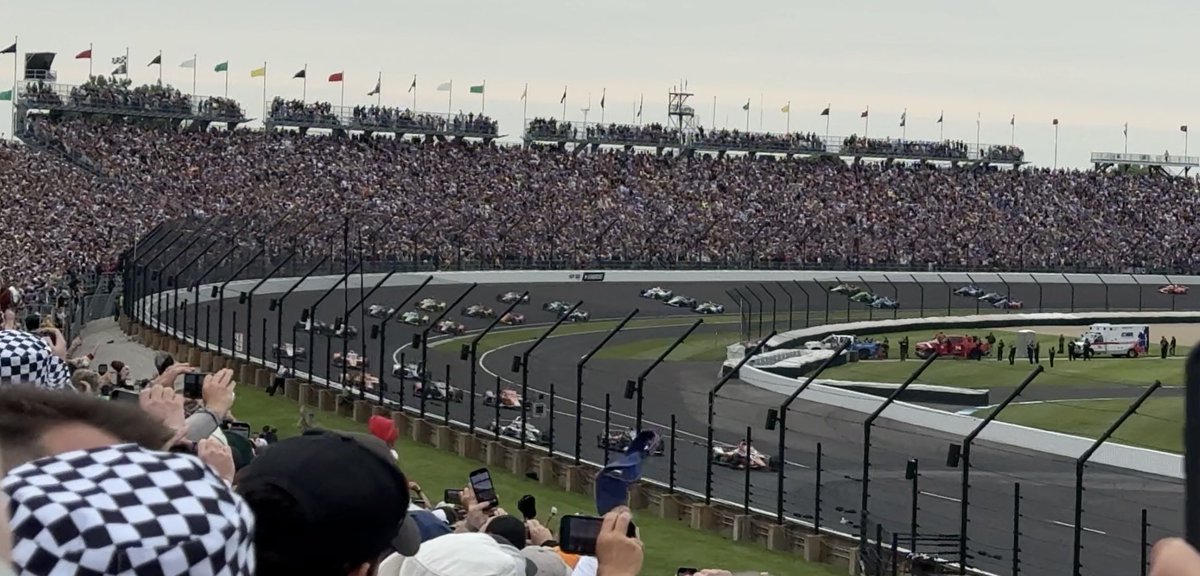 VideoHession's tweet image. What an absolutely wild and entertaining 109th running of the Indianapolis 500!
Great to catch up with @AllenBestwick even though he only had to handle commentary for 350,000 people at @IMS! #Indy500