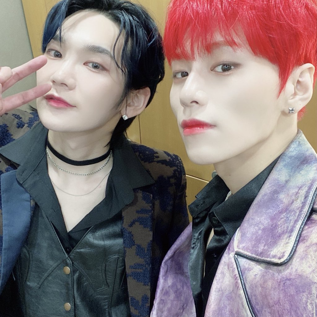justbeJBJ95's tweet photo. —᯽ 𝐉𝐁𝐉𝟗𝟓 at #베리류_d𝕖b𝘂t

La #b𝕖rrı𝗲ssᥱ𝕒s𝗼n llegó y nosotros nos pusimos nuestros mejores trapos y mucho perfumito para venir a ser participes en su lindo evento. Estamos que nos morimos por ver #𝗯𝕖rrı𝗲s_𝕖le𝕧en en vivo y gritarla a todo pulmón. https://t.co/1Ogn4idDrJ