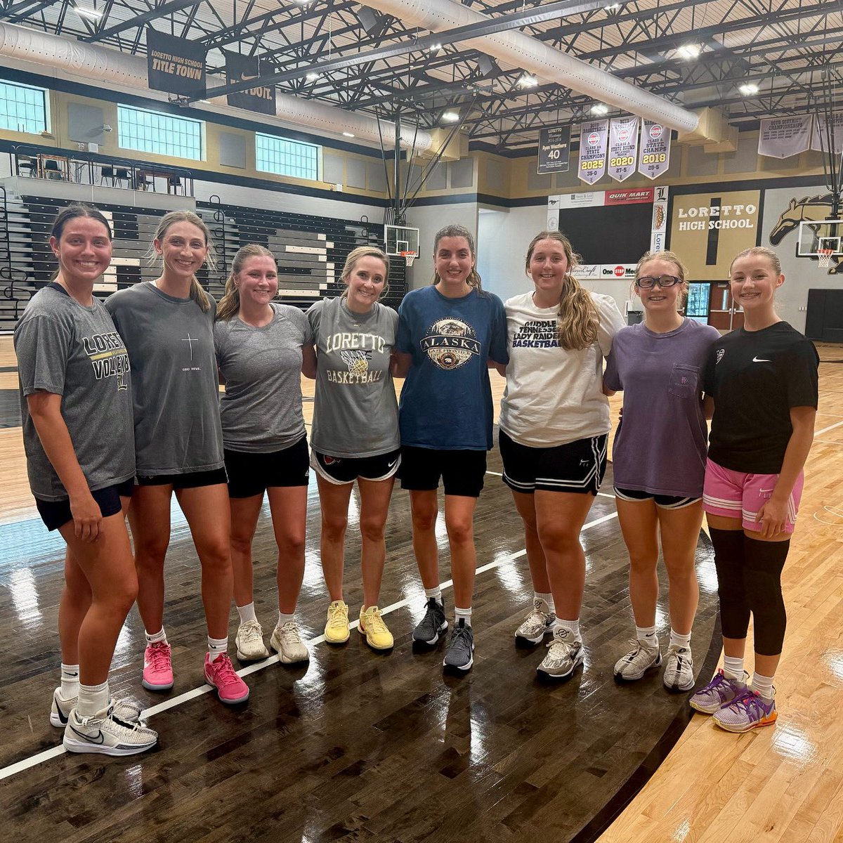 AlexaCrosby29's tweet photo. π
today was tuff and so much fun!
#queensofthecourt ππ€ https://t.co/ocO848kwWk