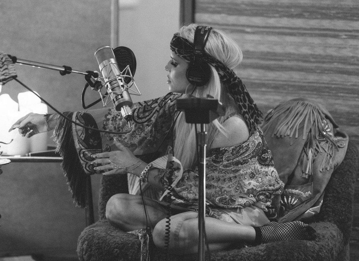 JessicaSimpson's tweet image. “Hellfire and holy water. 
Baptized in the stream.”