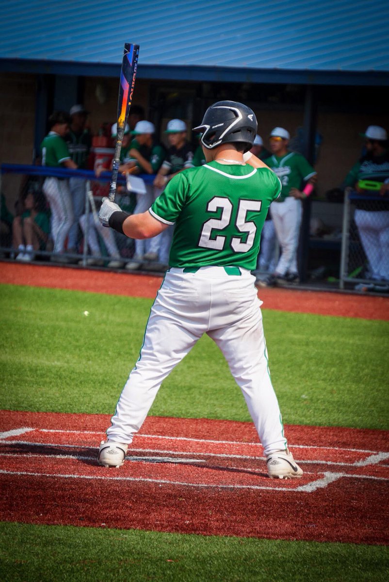 Derek Chavera tweet media