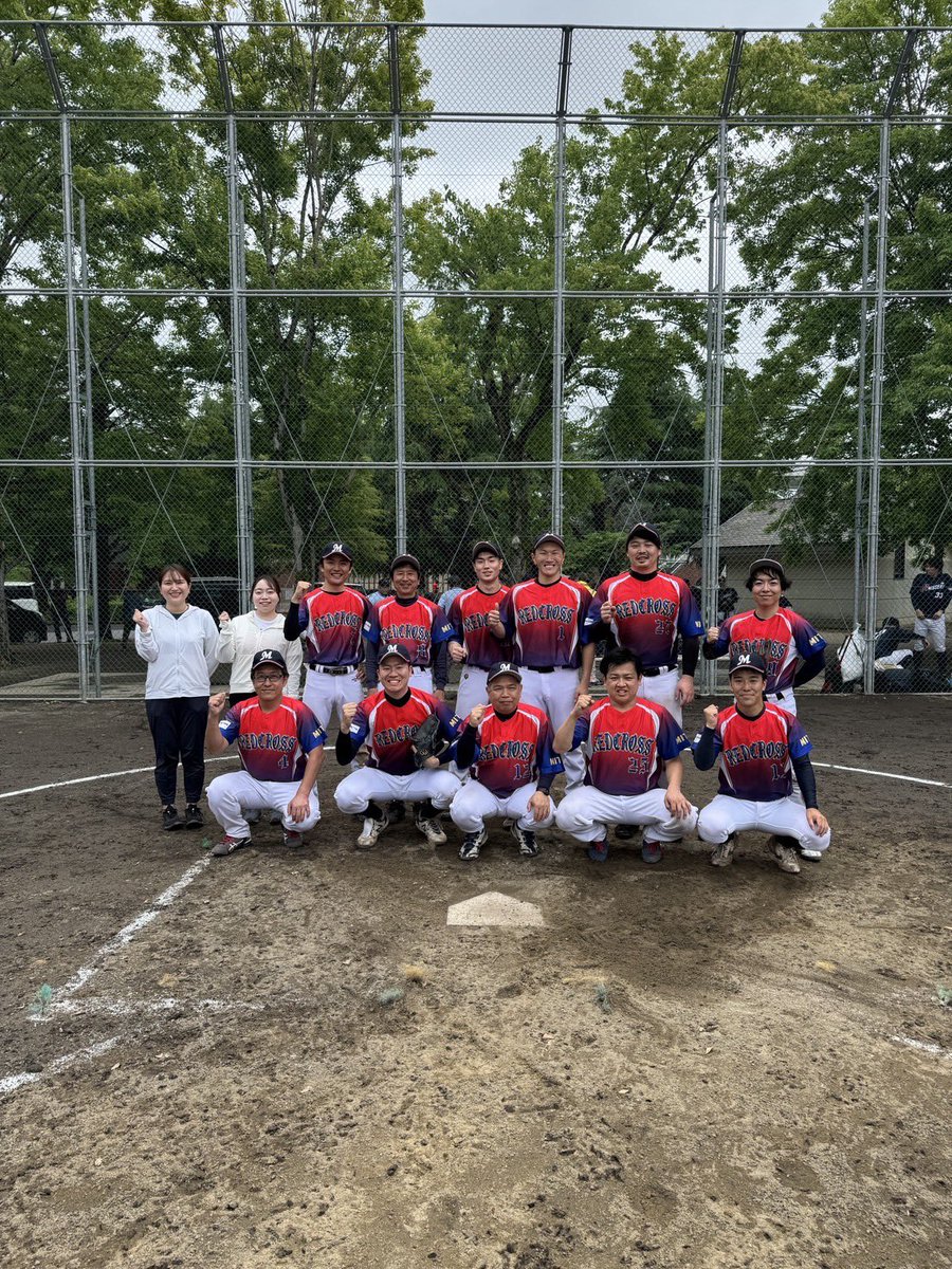 Mrc_baseball's tweet photo. 報告
第63 回日本赤十字社東部ブロック病院スポーツ大会北地区予選大会軟式野球
令和7年５月２４日〜２５日
@足利市
1試合目　対　芳賀日赤　8-8 タイブレーク0-0 じゃんけん5-4勝ち
2試合目準決勝　対　前橋日赤　6-7負け
惜しくも東部ブロックへは参加できず

次回１０月全国大会です！(去年の分) https://t.co/Ma49z2kcaU