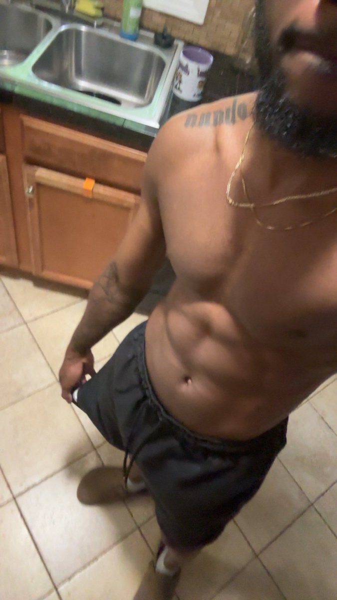 Meechtosleazy's tweet photo. Workout then margaritas 🤌🏾 https://t.co/RoGZZ1nGjA