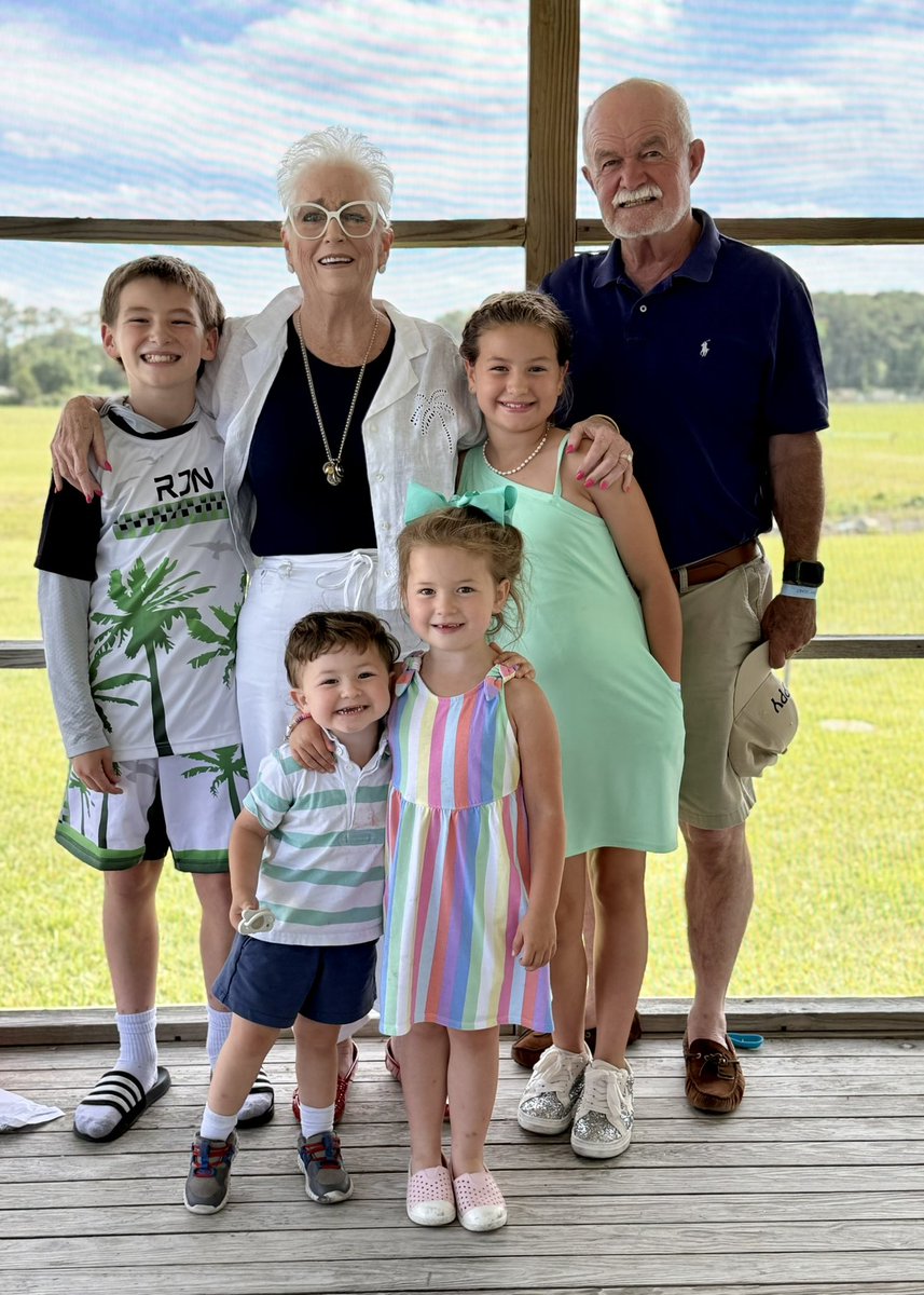 RyanOHall_96's tweet photo. Some beach time was had this weekend for the Hall Clan! #Partyof6 #CoreFour 🌊🏖️☀️ https://t.co/EoqTbYWYil