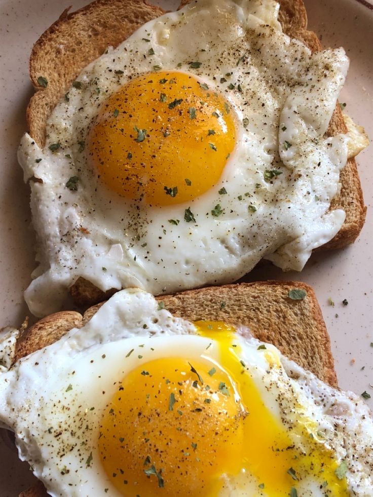 Good morning Egg-friend!
Woke up, made toast, dropped an egg on it... boom💥
That yolk is dripping like sweet gains... yummy!🫠💛

What’s your breakfast today?

#Dadar #DDR #eggrolls #morning #MorningVibes #Monday #MondayMood #breakfast #crypto #memecoin #memecore #MemeSeason