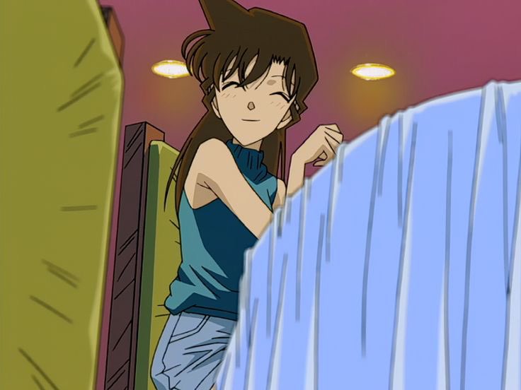 ノースリーブのハイネックは蘭ちゃんにすごく似合っていて、彼女の