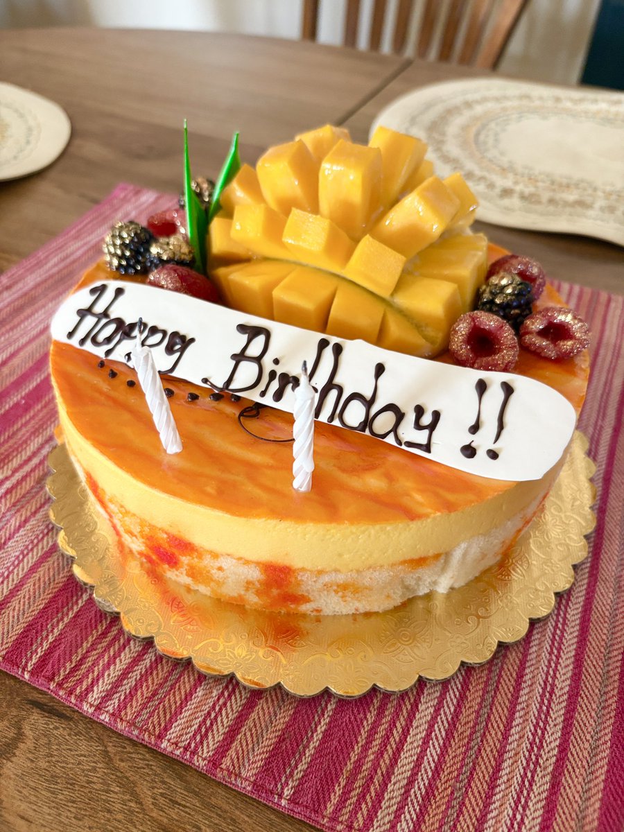 Queenie4ever's tweet photo. Grandpa’s birthday #sentisunday #familyfunday #mangocake https://t.co/YA2dt2Zzlu