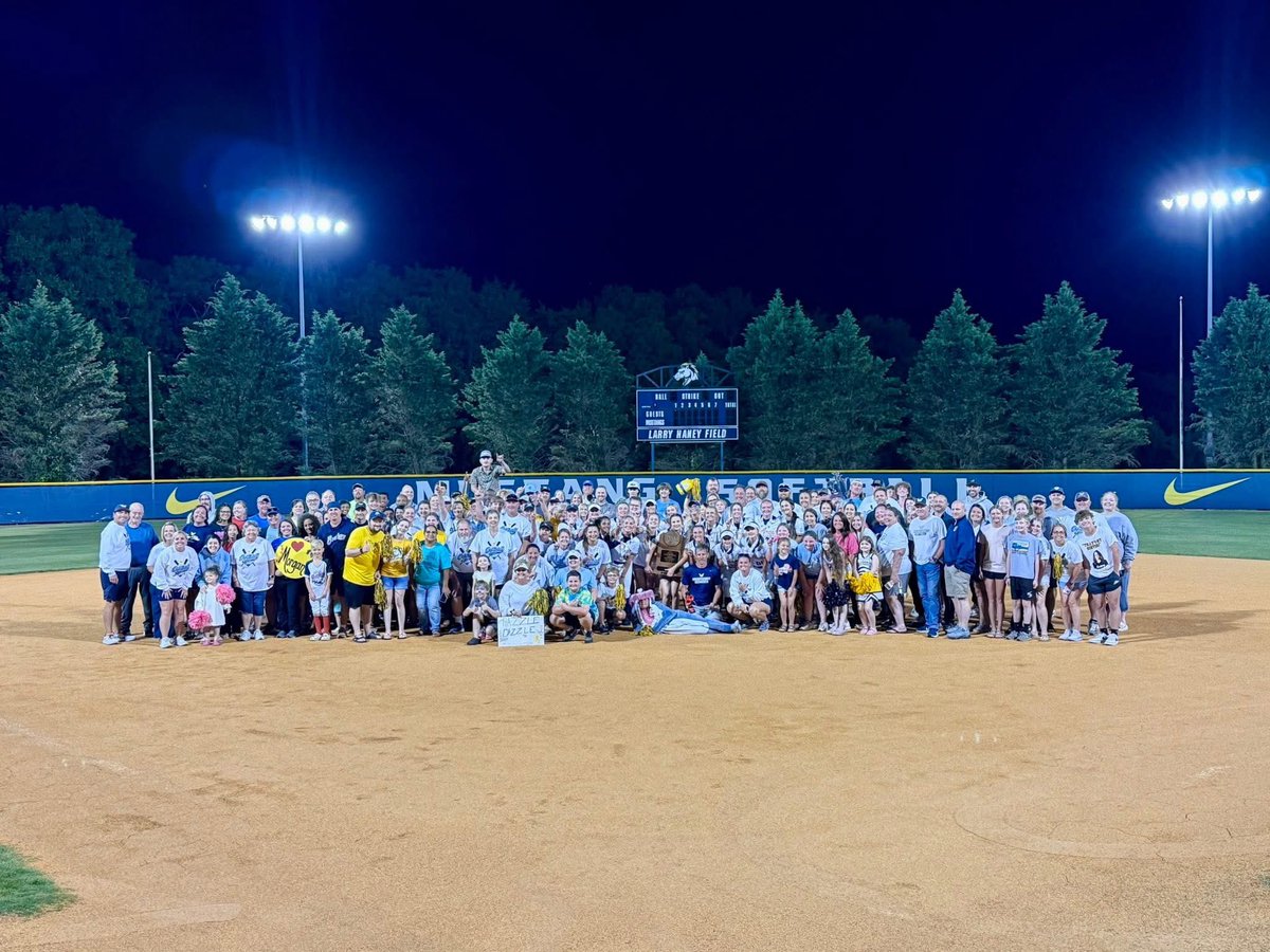 AnzBattle17's tweet image. What an amazing way to end Freshman Year!