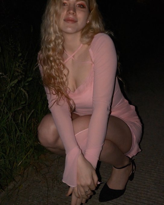 Willokhlass - 1 pic. Petite pose caca nocturne 🥰 https://t.co/oPyOKuT6Ws