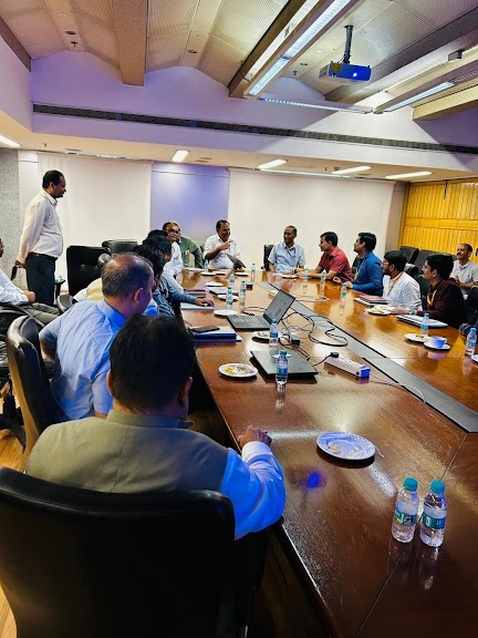 RailAnalysis's tweet image. #AvadhRail conducts #sitesurvey and #technicalreview for #wheelmeasurementsystem for railways

Read more: railanalysis.in/rail-news/avad…

@OfficialDMRC 

#DMRC #Contract #Order #Novius #Nextsense #AWPMS #Technology #Collaboration #Innovation #Meeting #Greenmobility #Railanalysis