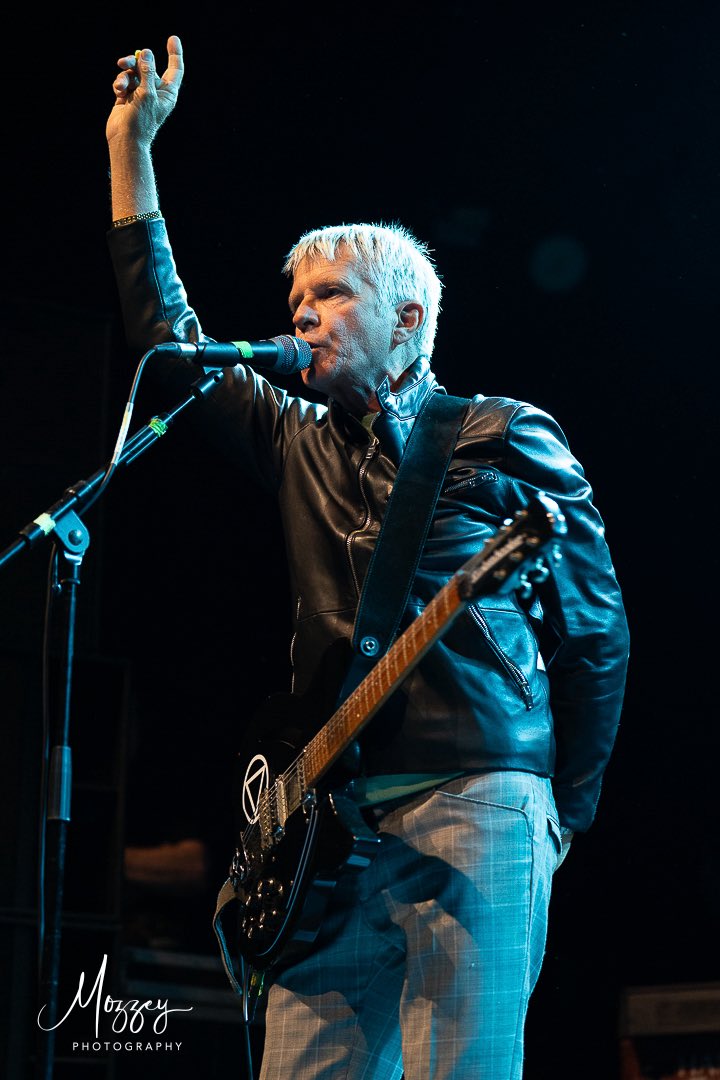 FromtheJam1's tweet image. Huge thanks to Callum Harrison for sharing these great pictures from the Ritz, Manchester on Saturday @RussellHastings @guyhelliker