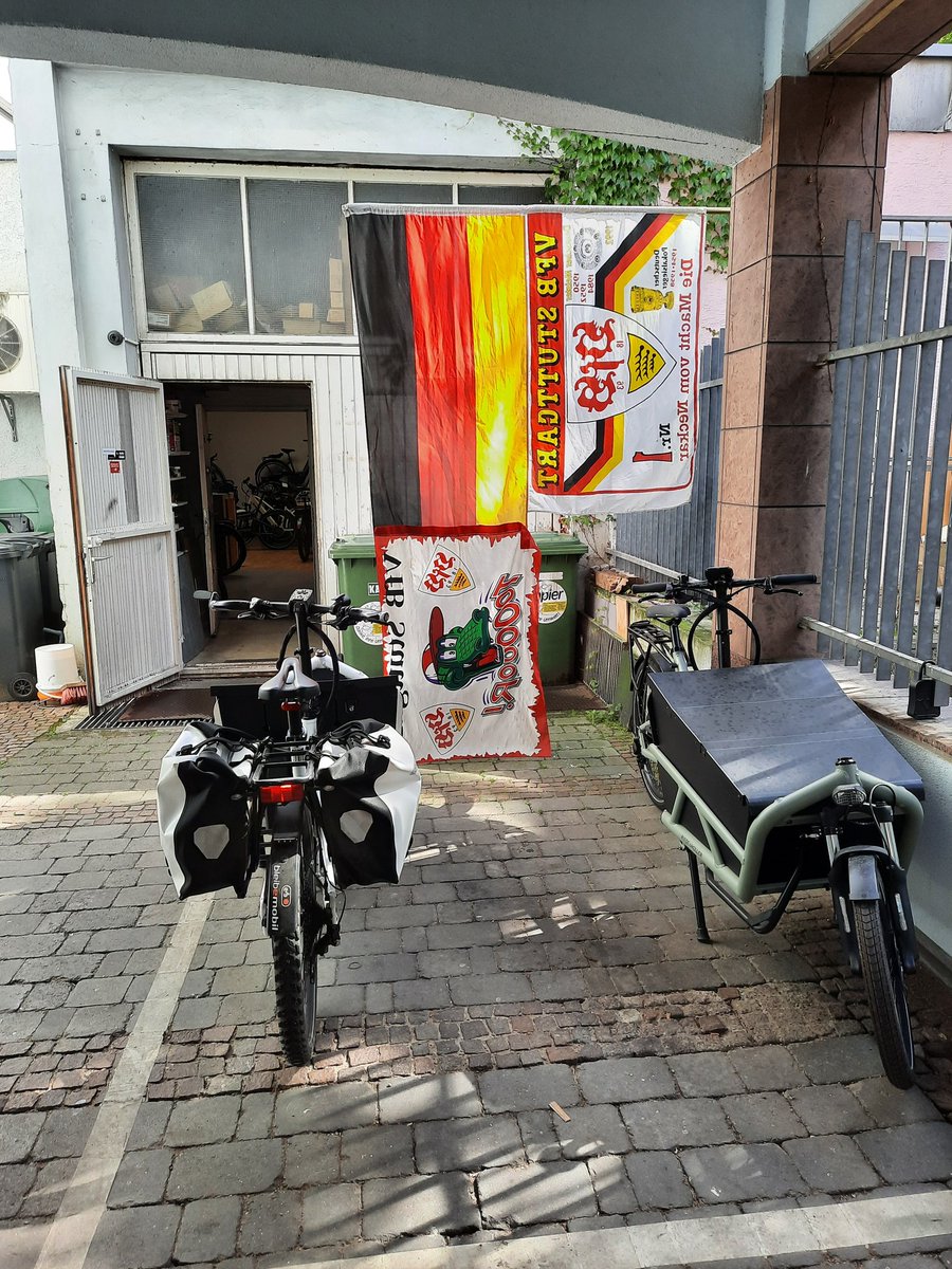 Parkplatz verschönert.