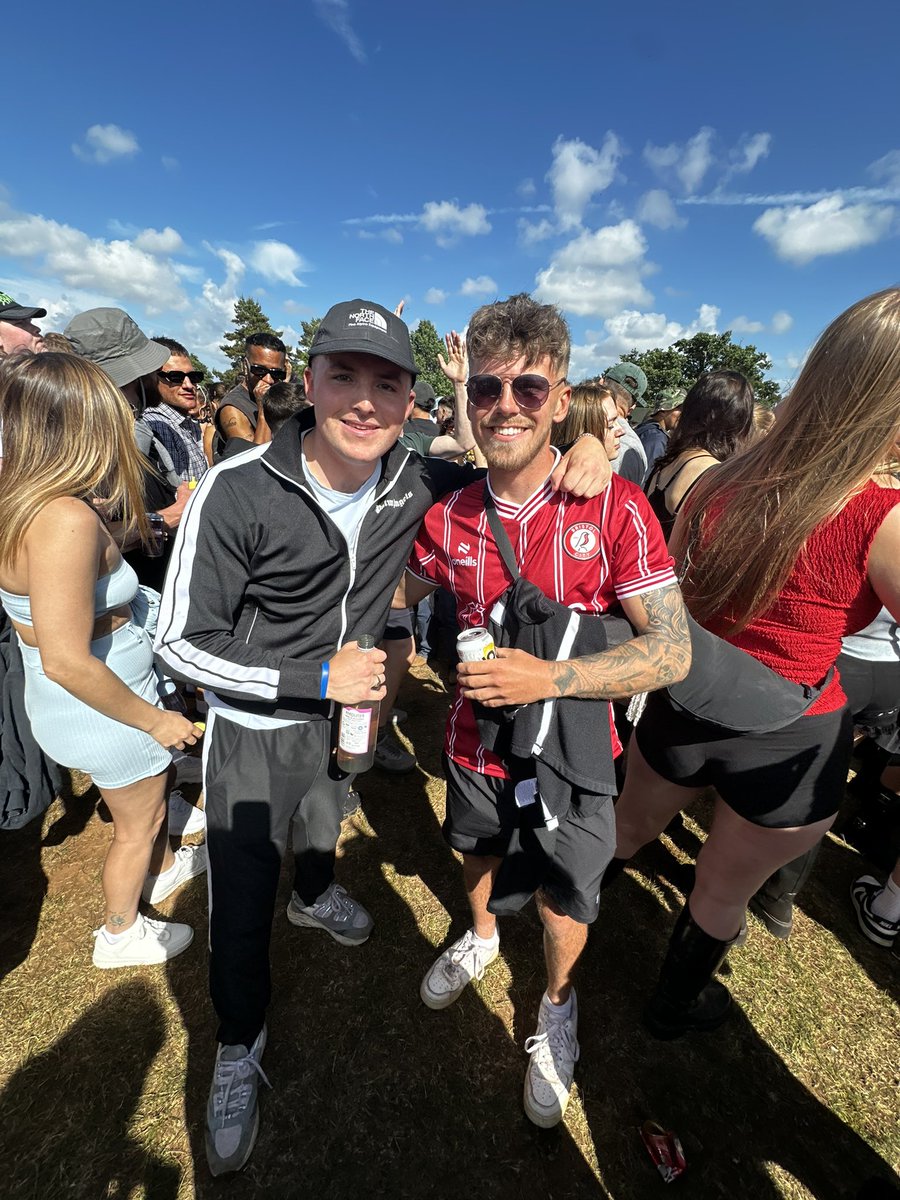 SamMitchard's tweet image. Some weekend that😮‍💨🕺

LSTD ‘25😅🎪