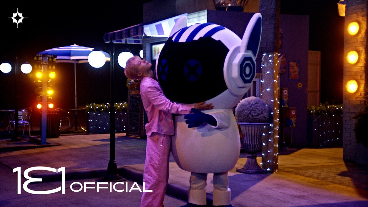 B.I(비아이) ’안아줄래요(Hug me)’ TRACK FILM #6

🔗youtu.be/KWmaHnvTf2I

#BI #비아이 #131LABEL