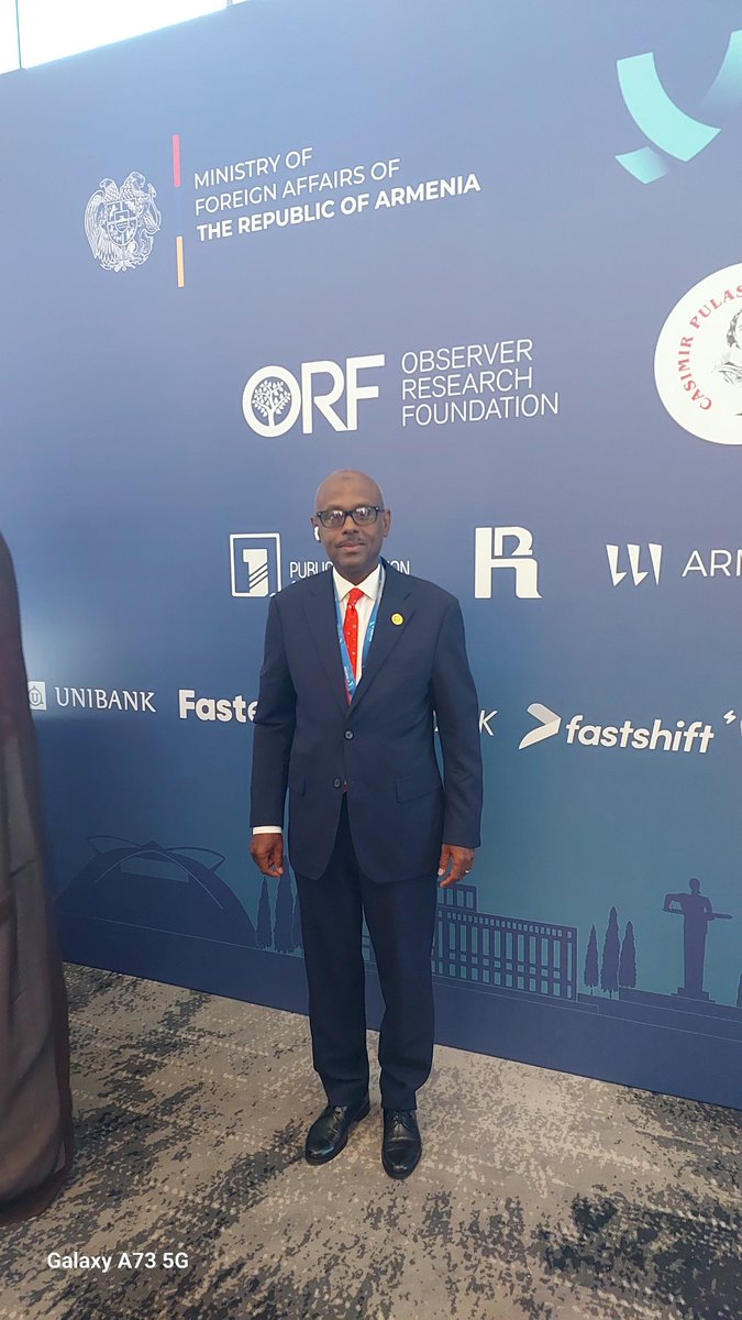 moussagora50's tweet image. Proud to represent the African Union at the 2nd edition of the Yerevan Dialogue, taking place in Yerevan, Armenia, on May 26–27, 2025. A high-level forum to address global challenges: peace, security, AI, climate, geopolitics, and sustainable development.