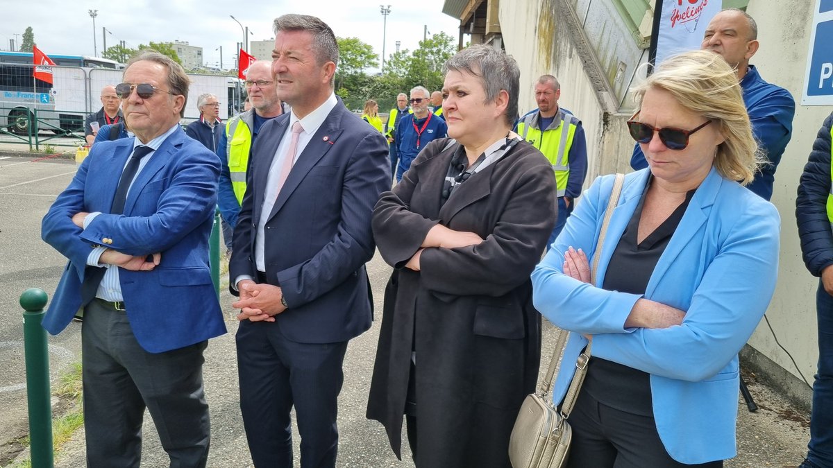 FO mobilisé pour la réindustrialisation !

15 mai : action à Poissy + audition à l'Assemblée
Rencontres avec élus et syndicats
28 mai : RDV avec <a href="/vpecresse/">Valérie Pécresse</a>
B. Ait Athamne : « Chaque emploi perdu est un savoir-faire effacé. »
#FO #industrie #Yvelines #Poissy #Stellantis