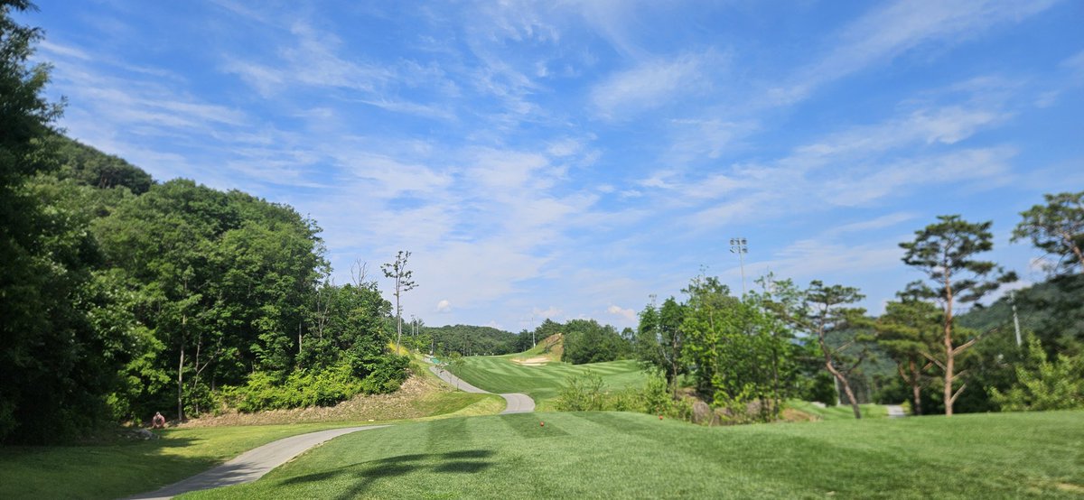 월요일 볼치러 충주왔네요
6시쯤 끝나는데
끝나고 뭐할께없네요
서울로 올라가긴 갈것같은데
가는 동선에 계시 부ㆍ커분 계시면
디엠주세요
노타? 방술?   등등 저희 6단계요