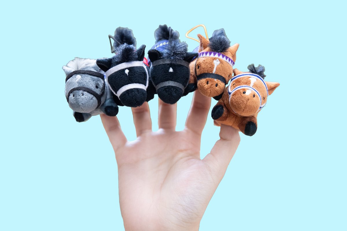 charatoru's tweet photo. 🏇5月発売商品🏇
【サラブレッドコレクション ねそべりフィンガーパペット】

#サラブレッドコレクション より、競走馬たちがねそべる姿がかわいいフィンガーパペットが登場です🥰

#クロノジェネシス
#ディープボンド
#デアリングタクト
#ドウデュース
#ソールオリエンス

詳細はこちら🔍
⇒https://t.co/pES0wmrWyX