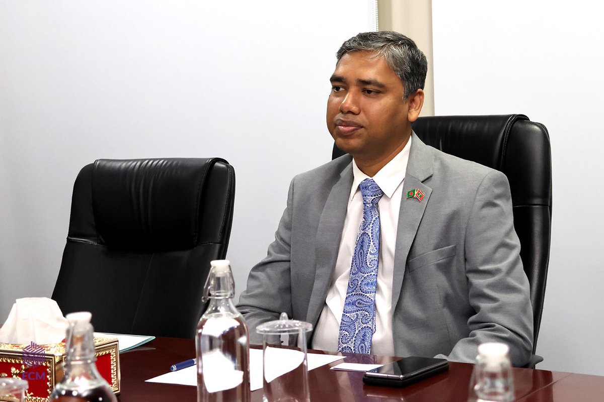 President Mohamed Zahid and Vice-President Abdul Rahmaan Salah Rasheed met with Mr. Md Sohel Parvez, the Acting High Commissioner of Bangladesh, to discuss electoral cooperation, capacity building and a commitment to shared democratic values