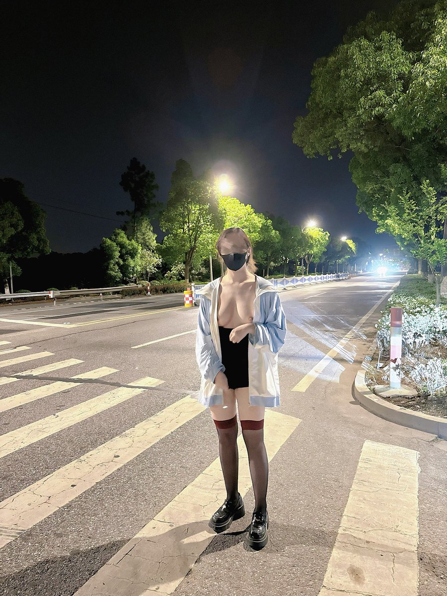 @luchu888 
夏天的夜晚一起逛街吗 https://t.co/tw4iD0Yb3j