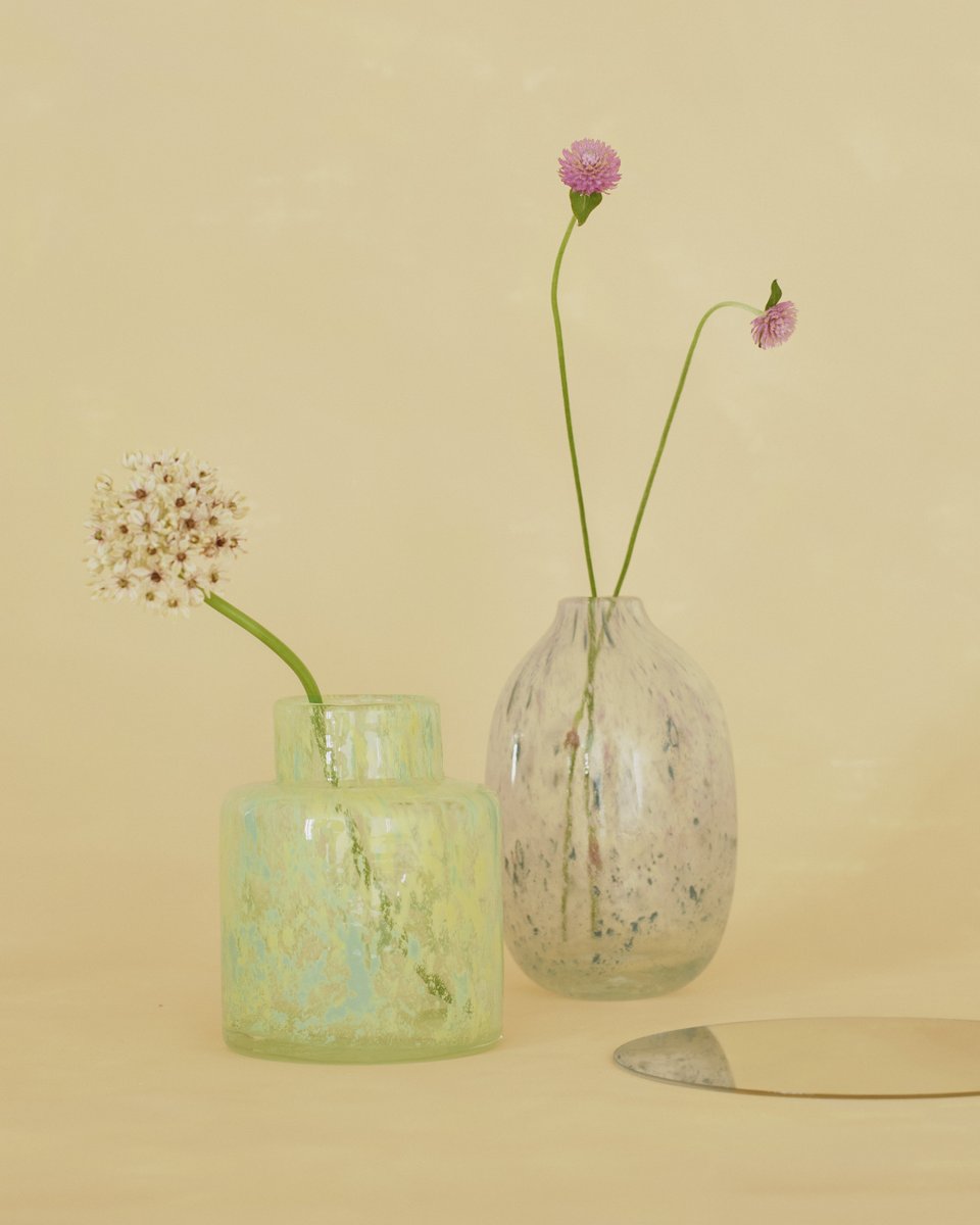 夏の始まりを軽やかに彩る、ガラスの花器を集めました／ unicoでは