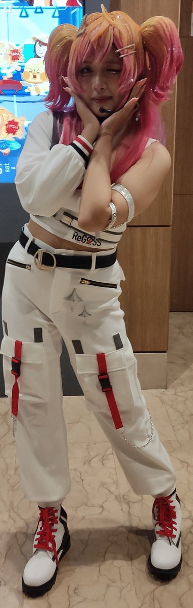 EmraldKun's tweet photo. Very Kawaii, Positive, Genius Ririka Ichijou Cosplay I met on Comic Frontier XX ! Thank you for the opportunity~ @seinaryuu  

Comic Frontier XXで出会ったとってもかわいい、ポジティブ、ジーニアス一条莉々華コスプレ！機会を与えてくれてありがとう

#莉々華みてみて #RirikArt https://t.co/LdonjTrYkp