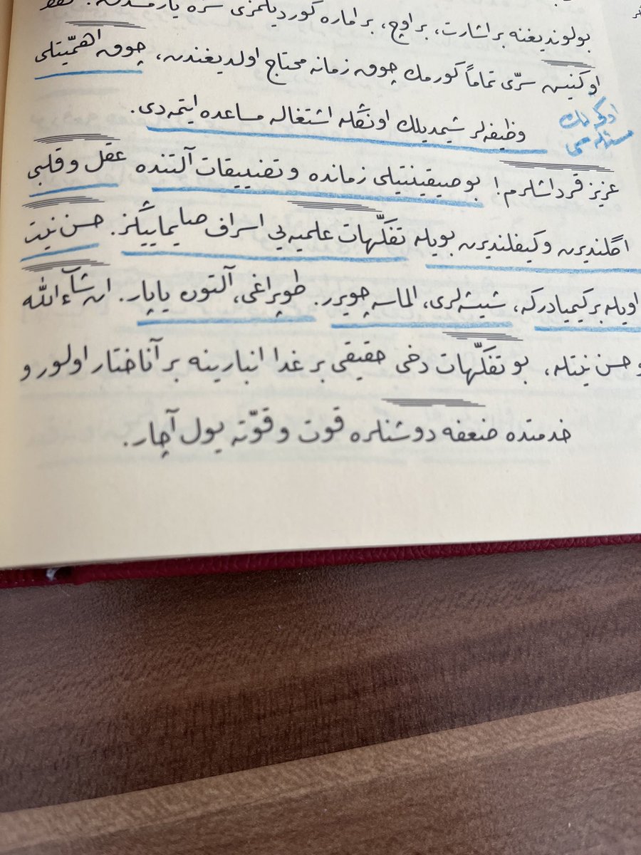 mkorpe32's tweet photo. Hüsnü niyet, öyle bir kimyadır ki şişeleri elmasa çevirir, toprağı altın yapar https://t.co/W7oCsDgFXR