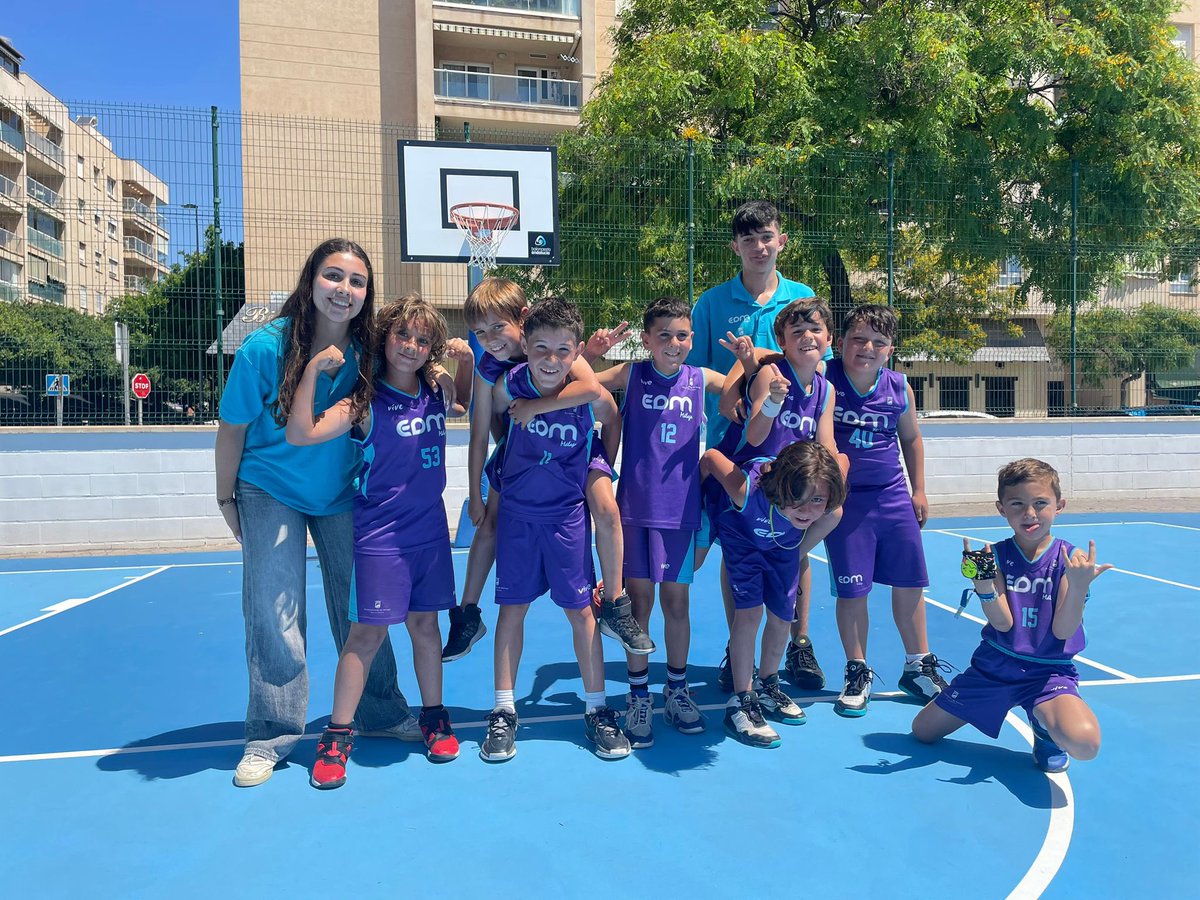 πΌπ»π πΉπππ ππππ€π₯π (@edmbaloncesto) on Twitter photo Γltimo partido del PMM16 Azul contra <a href="/RINCONBASKETCL1/">RINCON BASKET CLUB</a>
Finalizamos la temporada con un partido muy bonito.
Jugaron comodos y pelearon hasta el final, gran mejora de los peques!!!
Muy contentos π©΅π Γltimo partido del PMM16 Azul contra <a href="/RINCONBASKETCL1/">RINCON BASKET CLUB</a>
Finalizamos la temporada con un partido muy bonito.
Jugaron comodos y pelearon hasta el final, gran mejora de los peques!!!
Muy contentos π©΅π