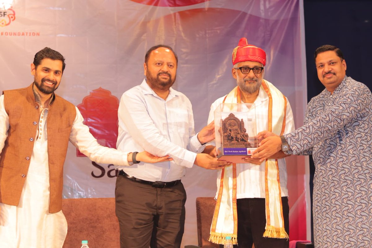 Pune Samvad (@punesamvad1) on Twitter photo What a power-packed evening with <a href="/vivekagnihotri/">Vivek Ranjan Agnihotri</a>
From India’s internal enemies to Partition horrors, Bengal’s state to the upcoming #TheBengalFiles — the dialogue was intense, fearless & eye-opening.
Despite the rain, Punekars turned up in force — proving why Pune is the city What a power-packed evening with <a href="/vivekagnihotri/">Vivek Ranjan Agnihotri</a>
From India’s internal enemies to Partition horrors, Bengal’s state to the upcoming #TheBengalFiles — the dialogue was intense, fearless & eye-opening.
Despite the rain, Punekars turned up in force — proving why Pune is the city