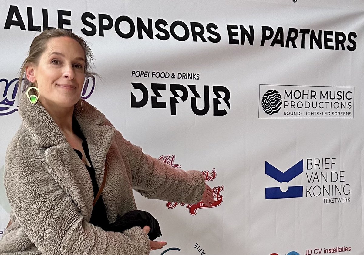 Als je met je eigen bedrijf een groot evenement hebt gesponsord en je daar best wel cool over wil doen 

briefvandekoning.nl