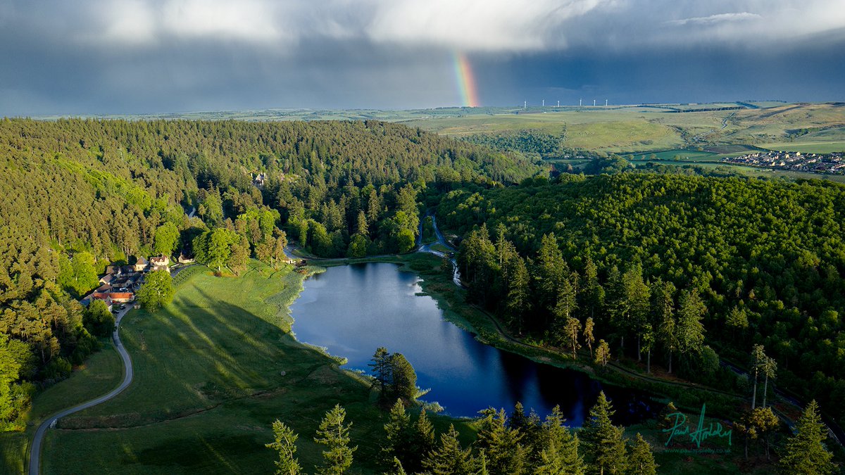 PaulAppleby_01's tweet image. Tumbleton Lake in the grounds of Cragside, Northumberland.
The rain passed over and the rainbow came out.