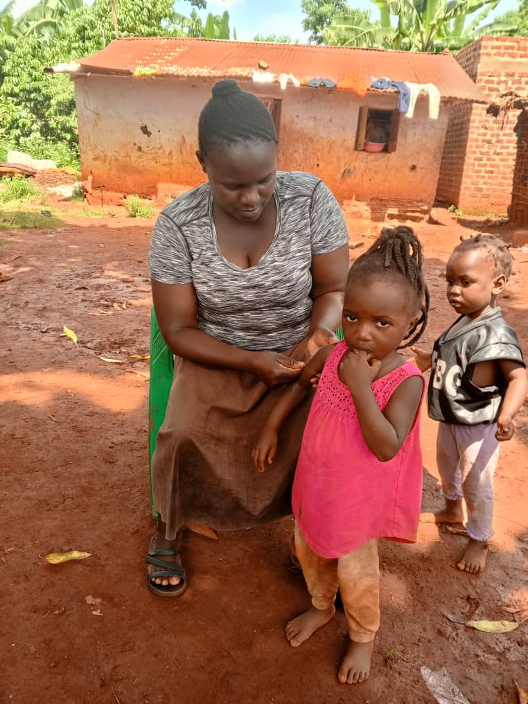 BKCommunityUG's tweet photo. 📍Last Friday, We held a Nutrition Assessment in Kyabirwa Village.

Tracking growth means catching issues early—because healthy children learn better, play stronger, and dream bigger. 💛

#BKCommunity #ChildHealth #NutritionMatters @softpoweredu https://t.co/bcicuNTnIp