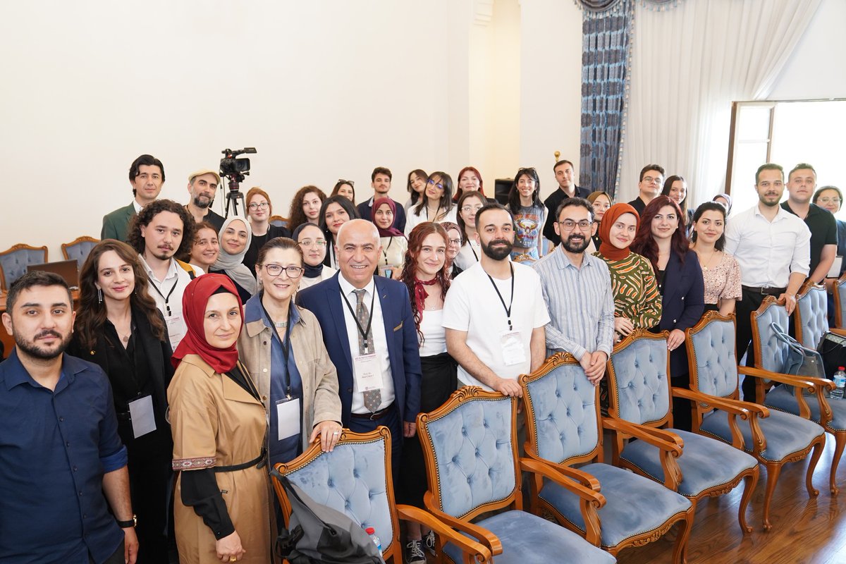ASBÜ Türk Dili ve Edebiyatı Bölümü Tarafından “Söz ve Yazı ile Yaşamak” Öğrenci Sempozyumunun Üçüncüsü Düzenlendi

Detaylı bilgi edinmek için  
🔗 asbu.edu.tr/tr/node/3589 bağlantı adresini tıklayınız.