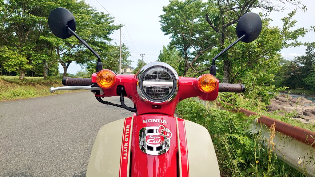 4zk_r57sr400's tweet photo. 新たな相棒を迎え���した。
11月に頼んで…約半年。キティちゃんカブが納車されました!かわいい😊
https://t.co/FNR6eb7Fe8
#supercub_hellokitty https://t.co/zXYWgQqVMH