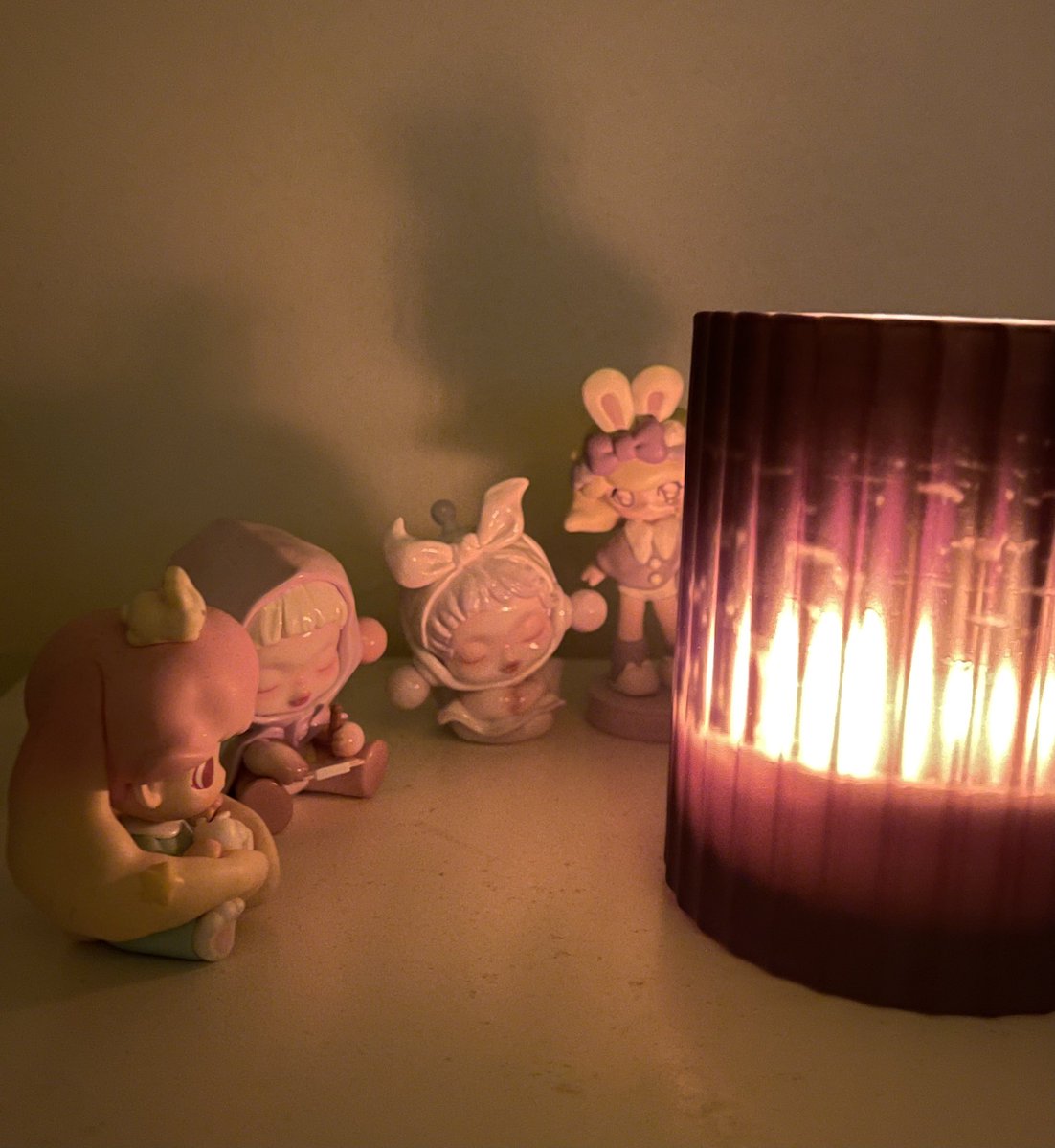 🍃 I love having my trinkets on my bedside table, 

Every time I light a candle it looks like I’m holding a seance. 🍃