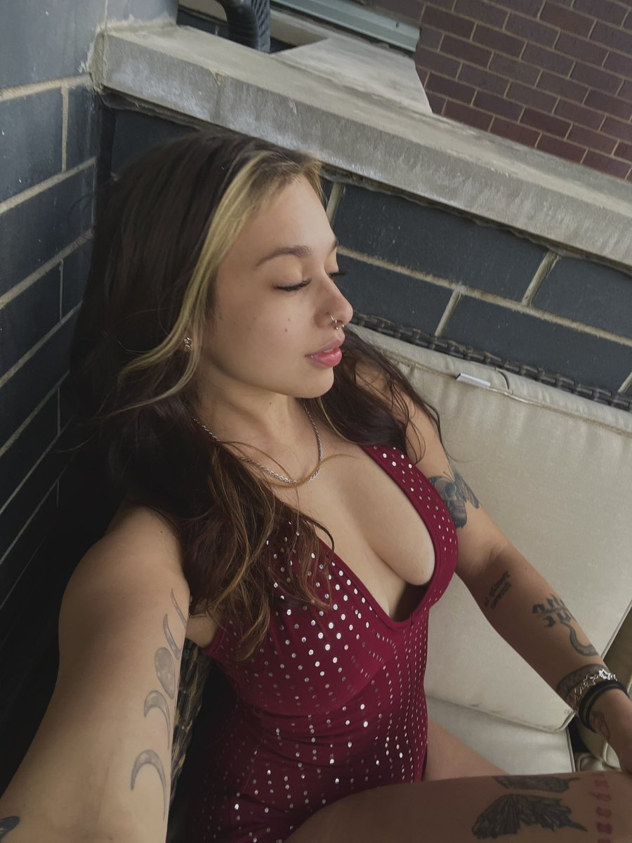 Katfoster9's tweet photo. #onlyfans https://t.co/FKJz1SZsZT https://t.co/hMXHCQV8M3